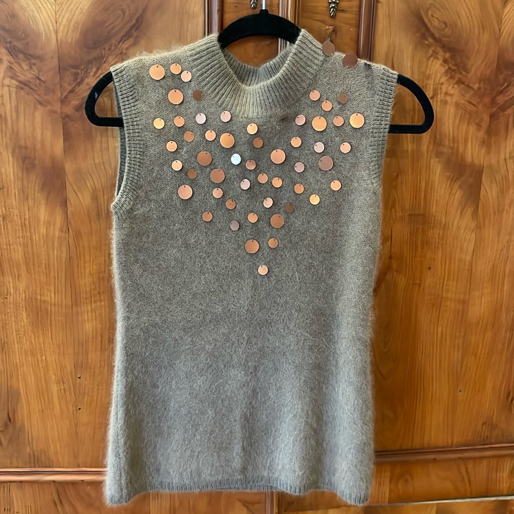 Woman’s Alberto Malaki  angora top size medium